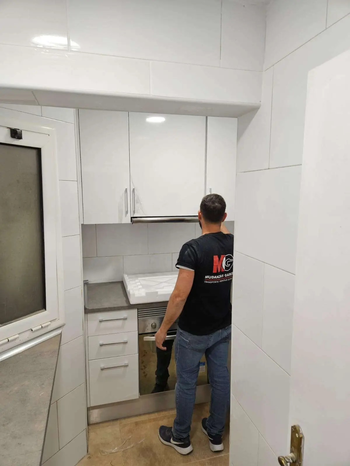 Equipo de Mudanzas Garcete trabajando en Granollers